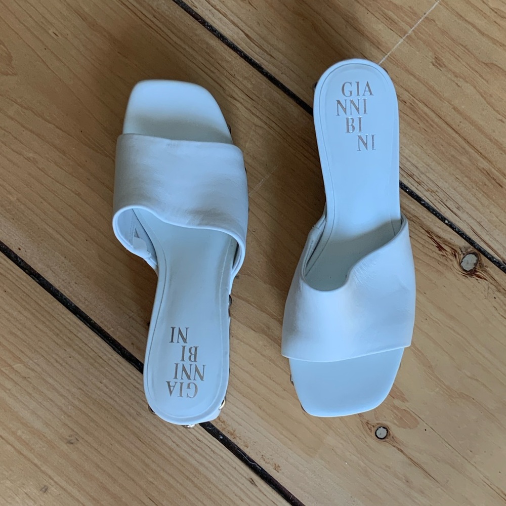 Gianni Bini White Square-Toe Slide Mules